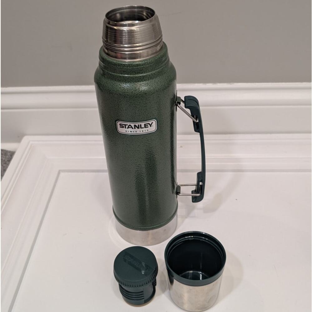 Stanley Classic Vacuum Bottle Thermos Hammertone Green Hiking Camping Heavy Duty - Picture 3 of 10